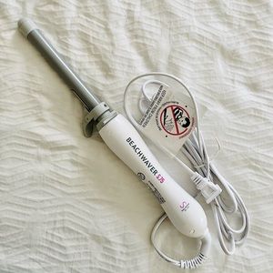 NWOT Beachwaver S.75 curling wand